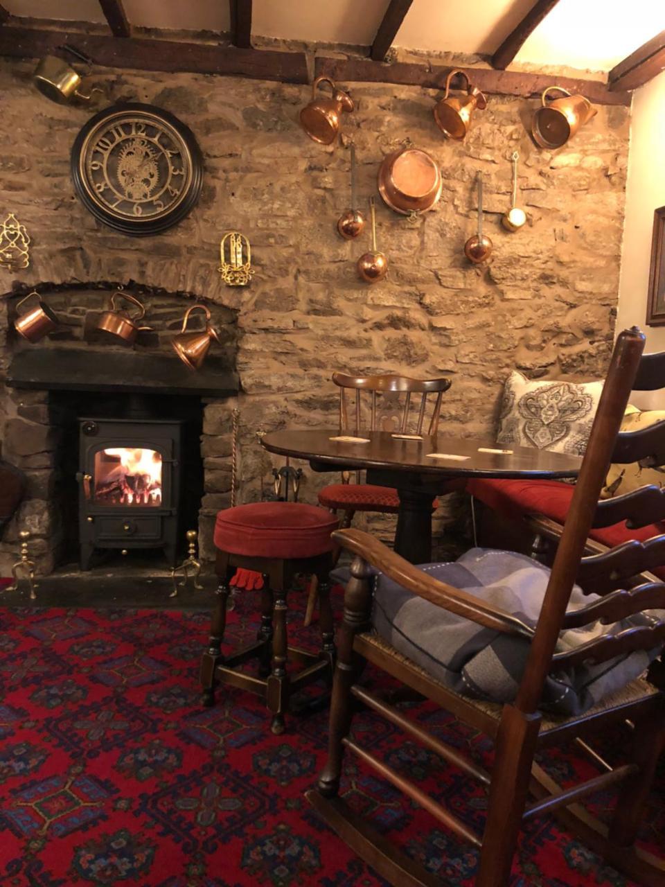 The Crown Inn Wentnor Zewnętrze zdjęcie